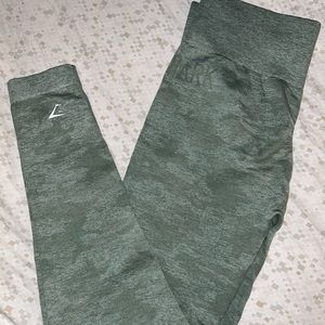 Green camo Gymshark leggings. Only worn a few times. In perfect conditions! :)